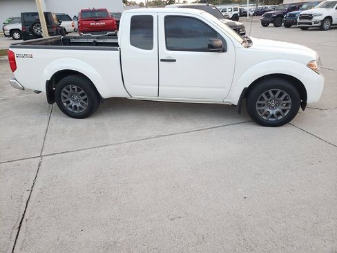 Used 2019 Nissan Frontier SV w/ Value Truck Package image 6
