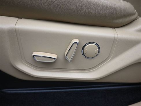 Used 2016 Ford F150 Lariat w/ Equipment Group 502A Luxury image 9