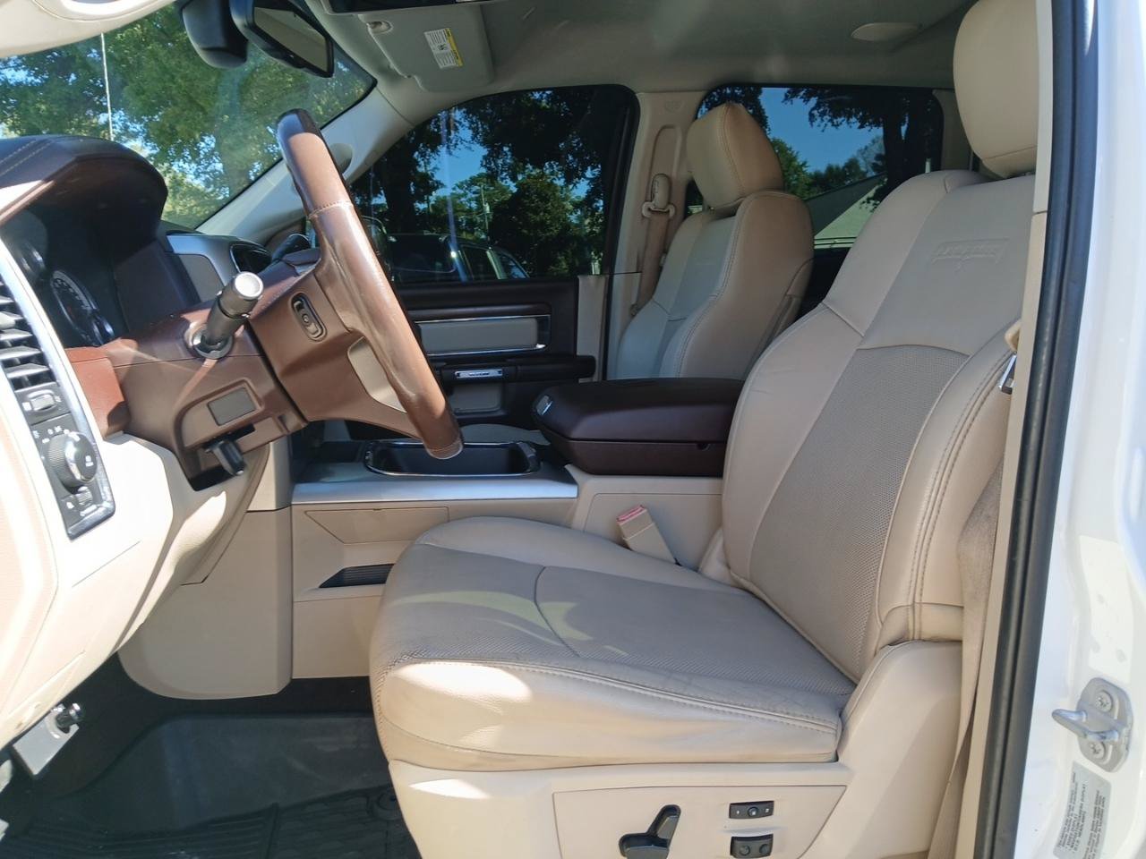 Used 2017 RAM 2500 Laramie AWD/4WD image 18