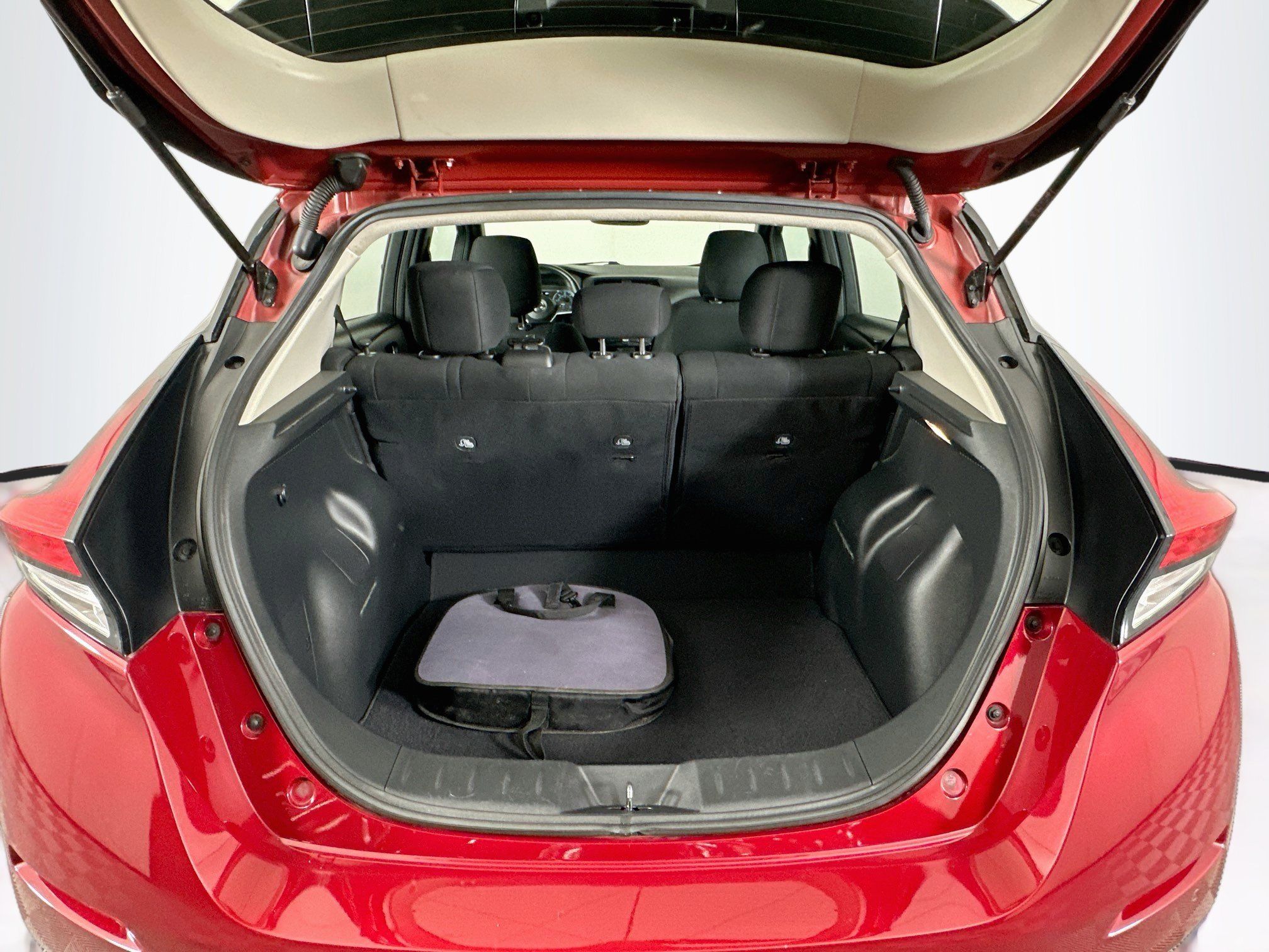 Used 2021 Nissan Leaf SV w/ SV Technology Package FWD image 29