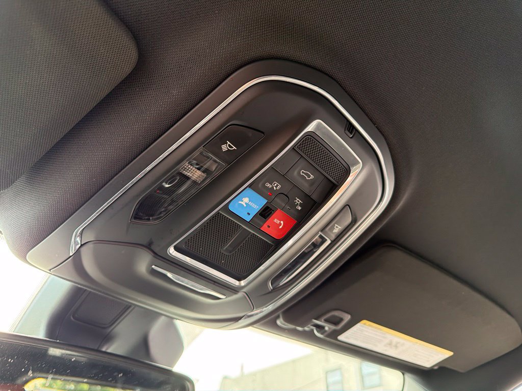 Used 2024 Jeep Grand Cherokee Altitude RWD image 33