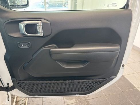 Used 2024 Jeep Wrangler Sport S image 11