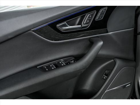 Used 2018 Audi Q7 3.0T Prestige w/ Prestige Package image 8