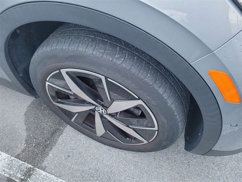 Used 2023 Volkswagen ID.4 Pro S image 5