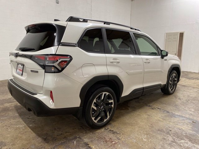 Used 2025 Subaru Forester Premium AWD/4WD image 5