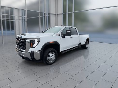 Used 2025 GMC Sierra 3500 Pro AWD/4WD image 4