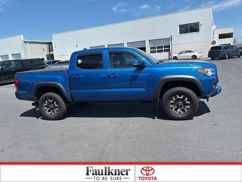 Used 2017 Toyota Tacoma TRD Off-Road w/ Tow Package (A/T) AWD/4WD image 6