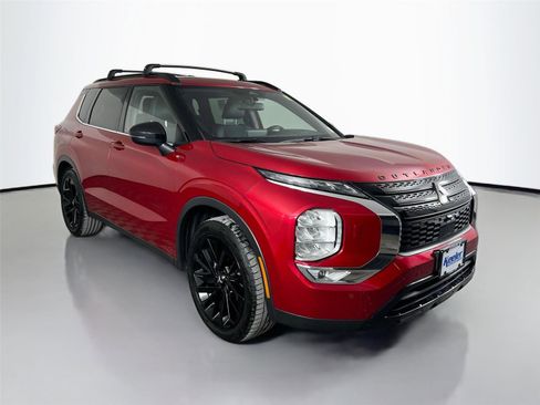 Used 2022 Mitsubishi Outlander SEL Black Edition image 8