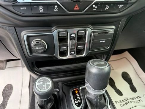 Used 2021 Jeep Wrangler Unlimited Sahara AWD/4WD image 23
