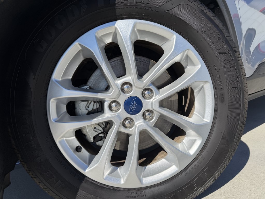 Used 2022 Ford Escape SE w/ Convenience Package FWD image 9