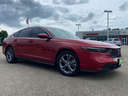 Used 2024 Honda Accord EX image 1