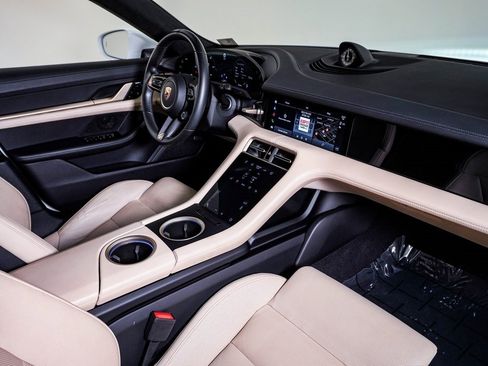 Used 2020 Porsche Taycan Turbo image 14