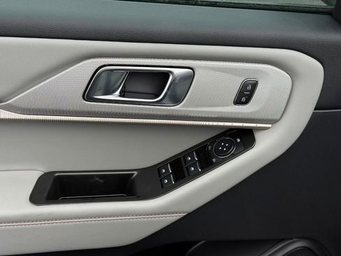 New 2026 Ford Explorer Active w/ Active Comfort Package image 12