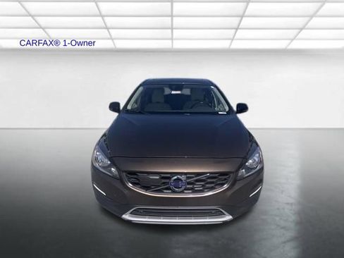 Used 2017 Volvo V60 T5 Cross Country image 23