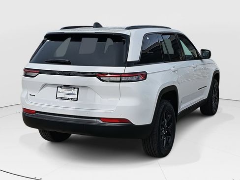 New 2026 Jeep Grand Cherokee Laredo image 3