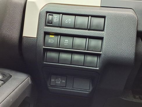 Used 2024 Toyota Tacoma TRD Off-Road image 18