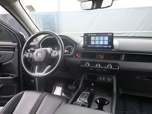 Used 2025 Honda Pilot EX-L image 17
