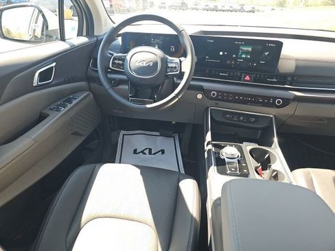New 2026 Kia Carnival EX FWD image 21