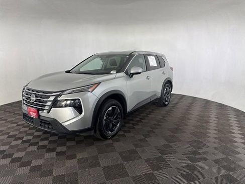 Certified 2024 Nissan Rogue SV image 3