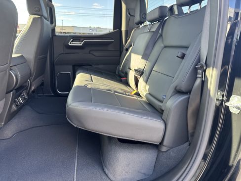 New 2026 GMC Sierra 1500 SLT image 13