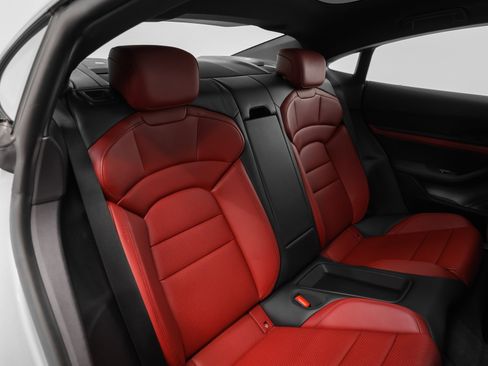 Used 2023 Porsche Taycan image 21