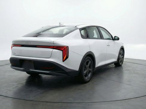 Used 2025 Kia K4 FWD image 9