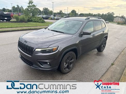 Used 2021 Jeep Cherokee Latitude Plus AWD/4WD image 1