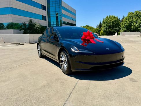 Used 2025 Tesla Model 3 RWD image 1