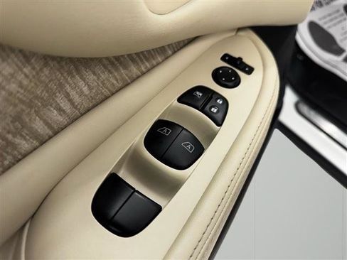 Used 2021 Nissan Murano SV w/ SV Special Edition Package FWD image 12