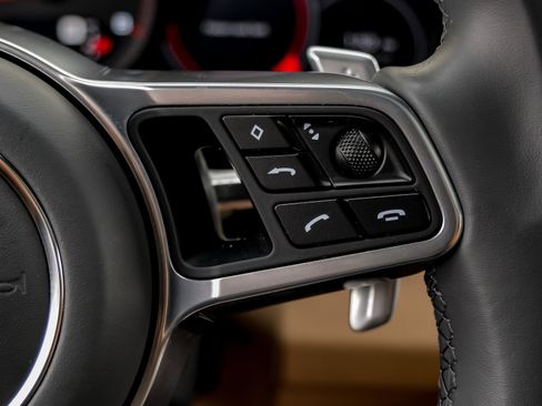 Used 2020 Porsche Cayenne image 19