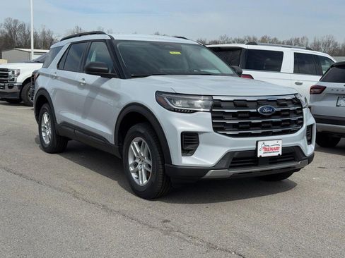 New 2026 Ford Explorer Active image 2