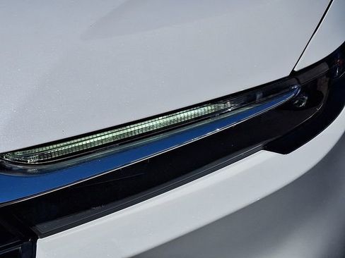 Used 2023 Honda CR-V LX image 9