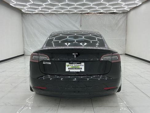 Used 2018 Tesla Model 3 Mid Range RWD image 10