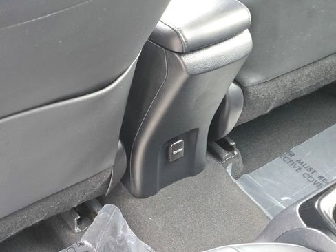 Used 2019 Toyota Prius Prime Advanced image 10