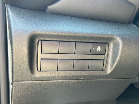 Used 2023 Nissan Kicks SR w/ SR Premium Package FWD image 12