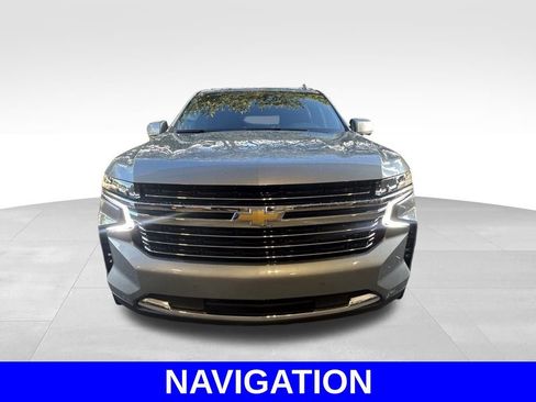 Used 2023 Chevrolet Suburban LT image 9