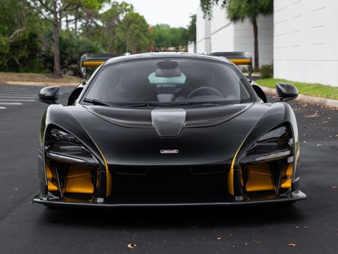 Used 2019 McLaren Senna image 3