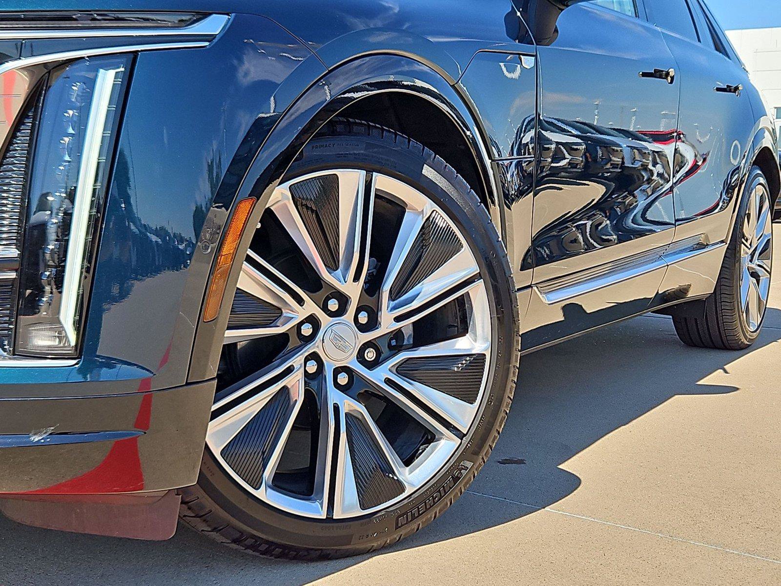 Certified 2025 Cadillac Lyriq Luxury w/ LPO, Floor Liner Package AWD/4WD image 8
