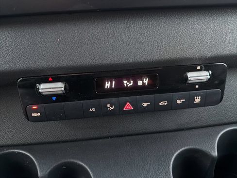 Used 2019 Mercedes-Benz Sprinter 2500 image 17