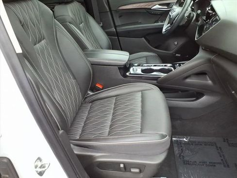 Used 2022 Buick Envision Avenir w/ Technology Package II image 23