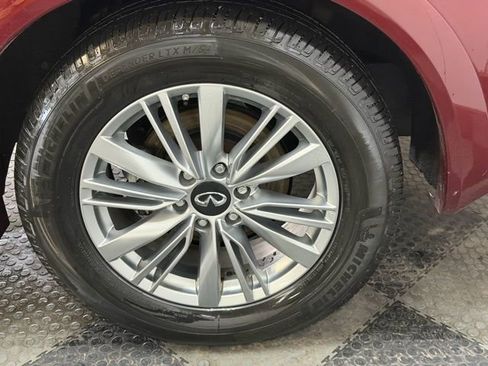 Used 2021 INFINITI QX80 Luxe w/ All-Season Package image 16