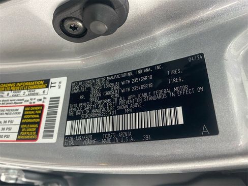 Used 2024 Toyota Highlander LE image 18