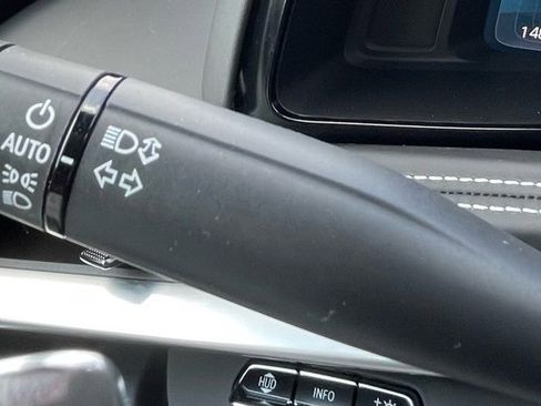 Used 2023 Chevrolet Corvette Stingray Premium Cpe w/ Z51 Performance Package image 21