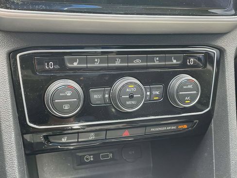 Used 2019 Volkswagen Atlas SEL Premium image 29