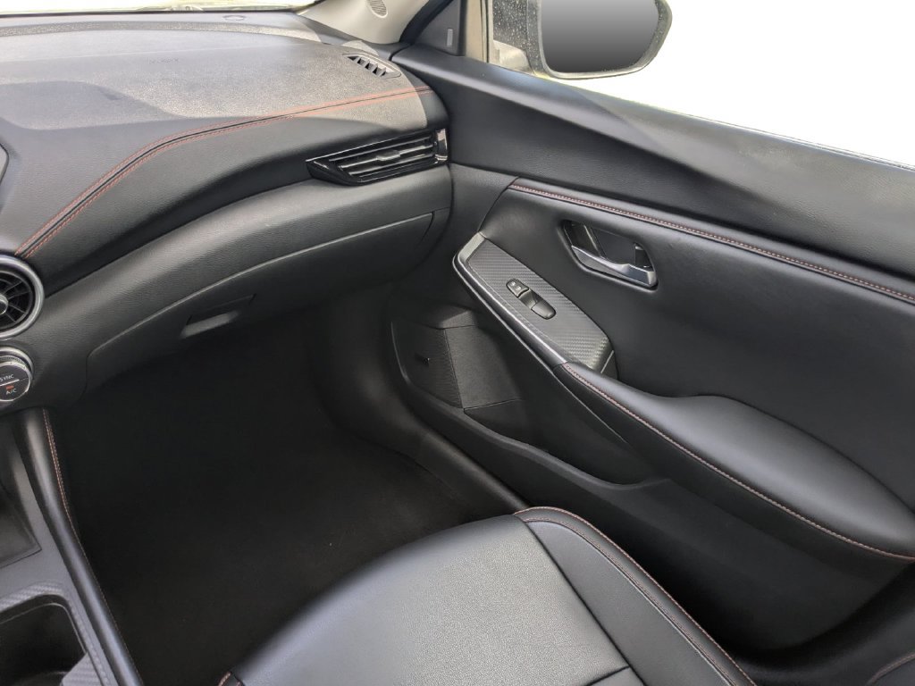Used 2025 Nissan Sentra SR w/ SR Premium Package FWD image 17