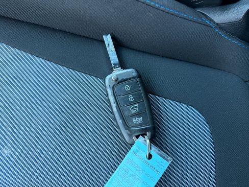 Used 2020 Hyundai Veloster 2.0 image 10