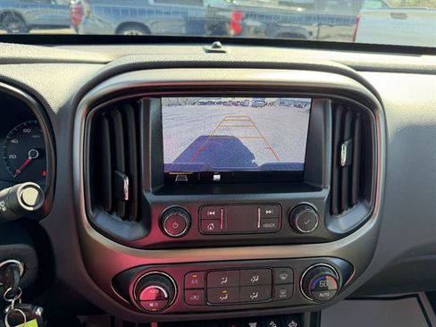 Used 2021 Chevrolet Colorado Z71 w/ Safety Package AWD/4WD image 45