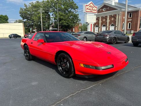 Used 1994 Chevrolet Corvette Coupe RWD image 3