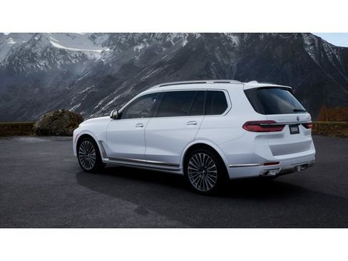 New 2026 BMW X7 xDrive40i image 2