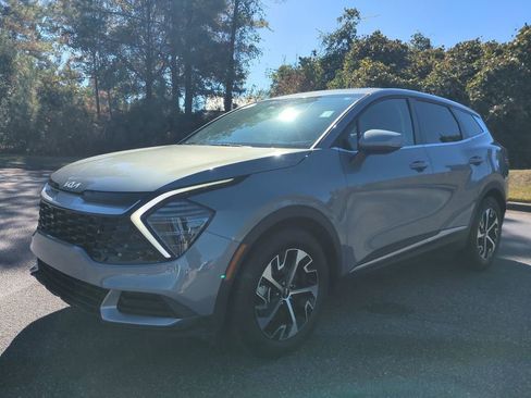 Used 2024 Kia Sportage EX image 8